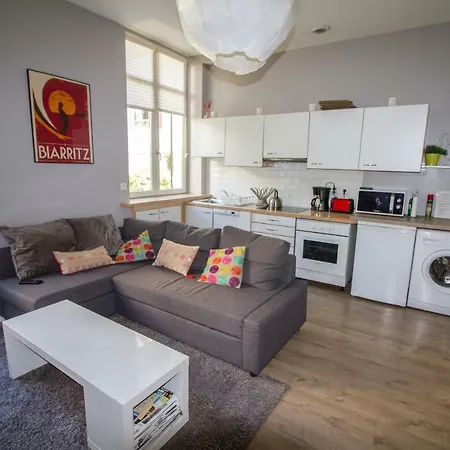 St Louis Apartment *
